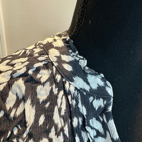 Fun2Fun Summer 3/4 Sleeve Top, Dark Gray/animal print, EUC, M - Picture 6 of 14